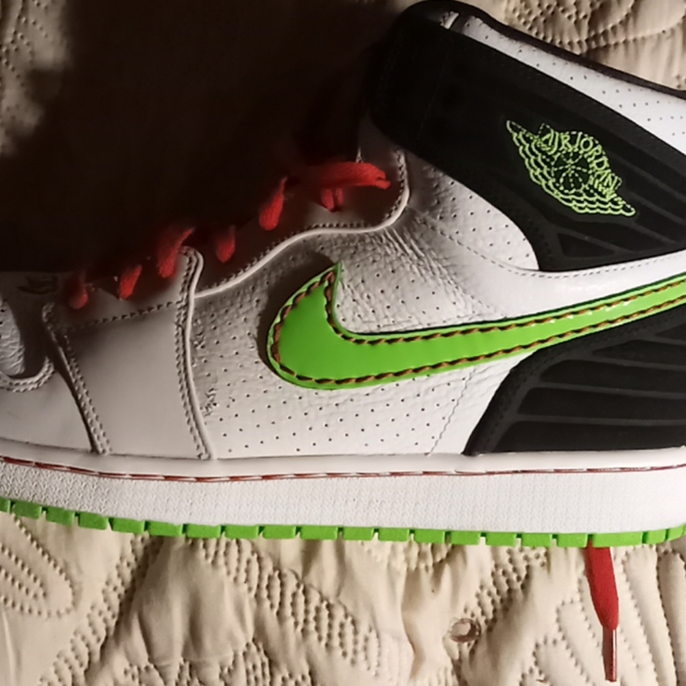 Jordan 1 mid electric green